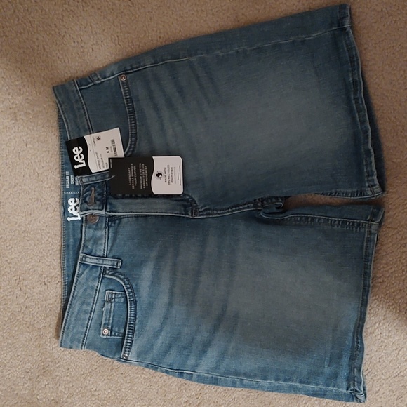 Lee Mid-Rise Short Regular Fit Denim Shorts - Picture 1 of 5